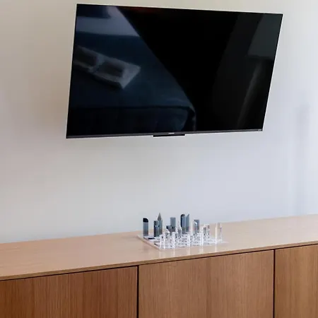 & Cozy By Hostwise *