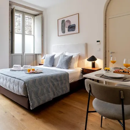 & Cozy By Hostwise Apartment