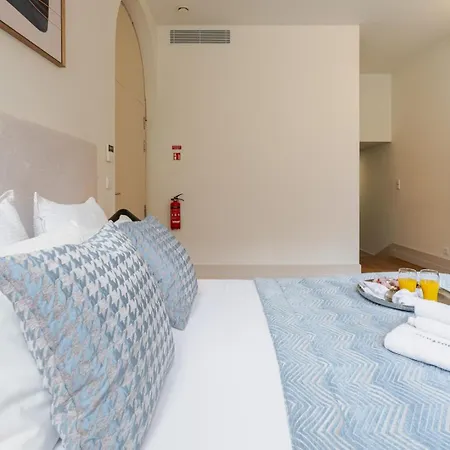 & Cozy By Hostwise Apartment