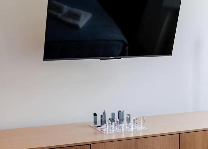 & Cozy By Hostwise *